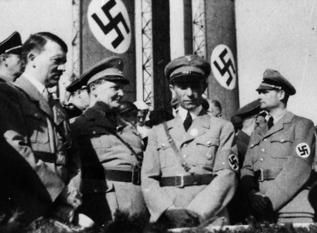 Ο Αδόλφος Χίτλερ, ο Χέρμαν Γκέρινγκ, ο Γιόζεφ Γκέμπελς και ο Ρούντολφ Ες