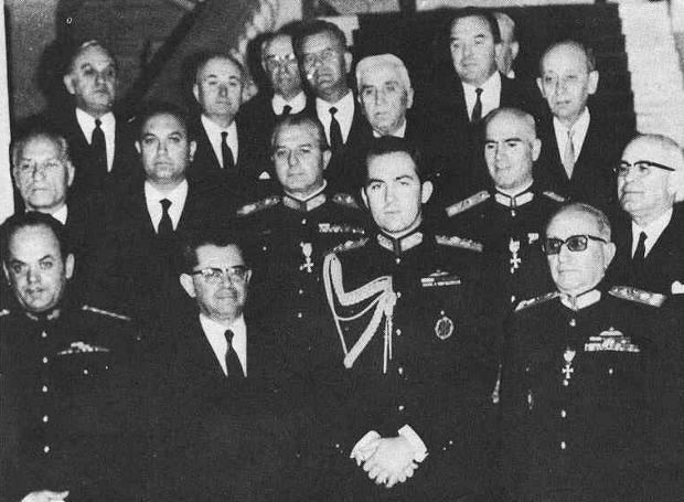Η πρώτη χουντική κυβέρνηση, με πρωθυπουργό τον Κ. Κόλλια