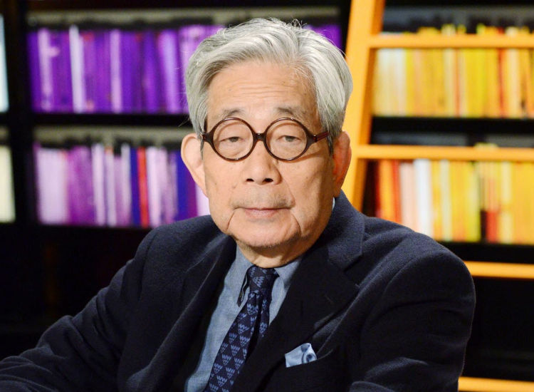 Κενζαμπούρο Όε: Ο πρώτος πραγματικά μοντέρνος συγγραφέας της Ιαπωνίας