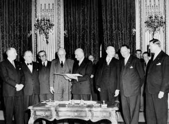 Η υπογραφή της Συνθήκης των Παρισίων (18/4/1951)