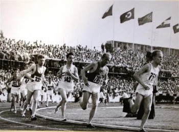 Βέρνη 1954: Ο θρυλικός Εμίλ Ζάτοπεκ (701) στην τελικό των 5.000 μ.