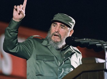 Ο κουβανός ηγέτης Φιντέλ Κάστρο, μιλώντας στην 30η επέτειο της κομμουνιστικής επανάστασης, την 1η Ιανουαρίου 1989 στην Αβάνα.