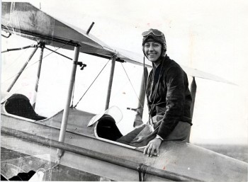 Η πρωτοπόρος της αεροπορίας Έιμι Τζόνον