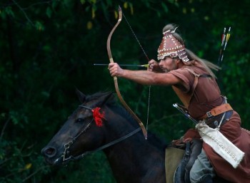Η εφεύρεση της έφιππης τοξοβολίας πυροδότησε δραματικές κοινωνικές εξελίξεις στην Αφρική και την Ευρασία